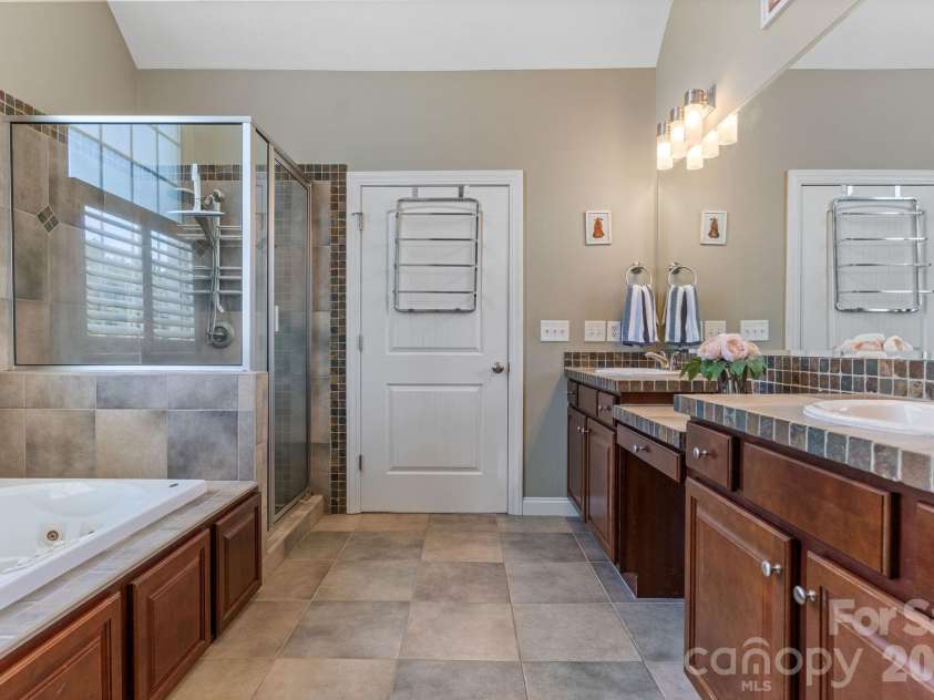 120 Augusta Lane, Shelby, NC 28150.  MLS# CAR4389781, YatesRealty ID 31913. 