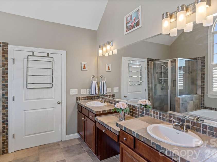 120 Augusta Lane, Shelby, NC 28150.  MLS# CAR4389781, YatesRealty ID 31913. 
