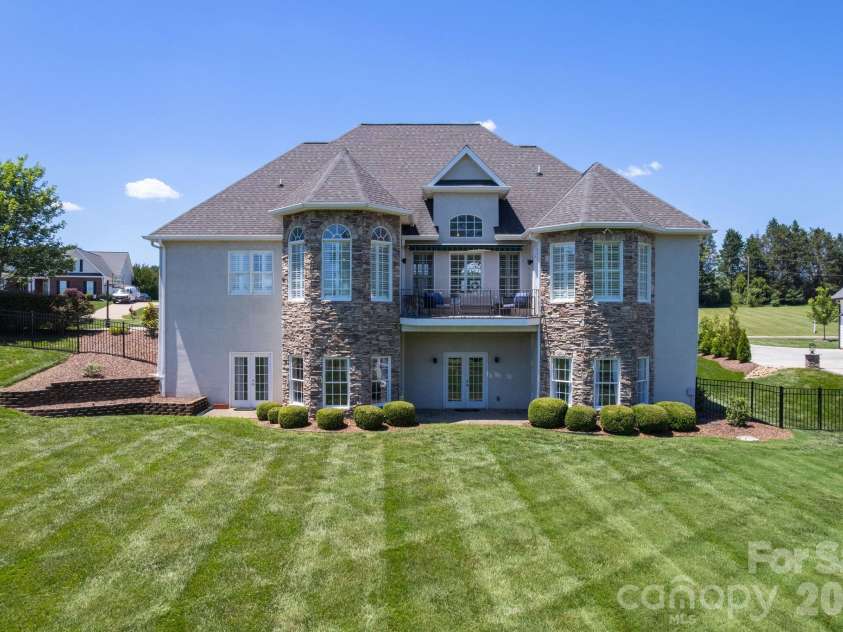 120 Augusta Lane, Shelby, NC 28150.  MLS# CAR4389781, YatesRealty ID 31913. 