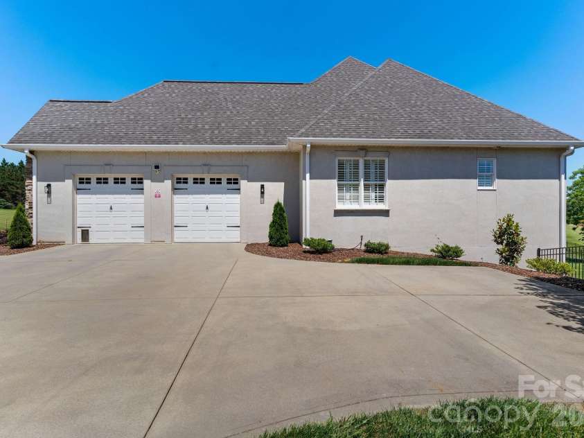 120 Augusta Lane, Shelby, NC 28150.  MLS# CAR4389781, YatesRealty ID 31913. 