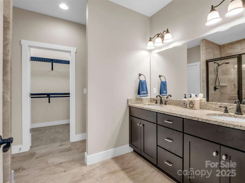 148 Red Hawk Knoll, Lake Lure, NC 28746.  MLS# CAR4291456, YatesRealty ID 31914. 