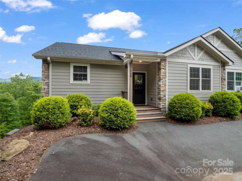 148 Red Hawk Knoll, Lake Lure, NC 28746.  MLS# CAR4291456, YatesRealty ID 31914. 