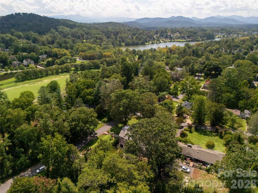 72 Windsor Road, Asheville, NC 28804.  MLS# CAR4382648, YatesRealty ID 31914. 