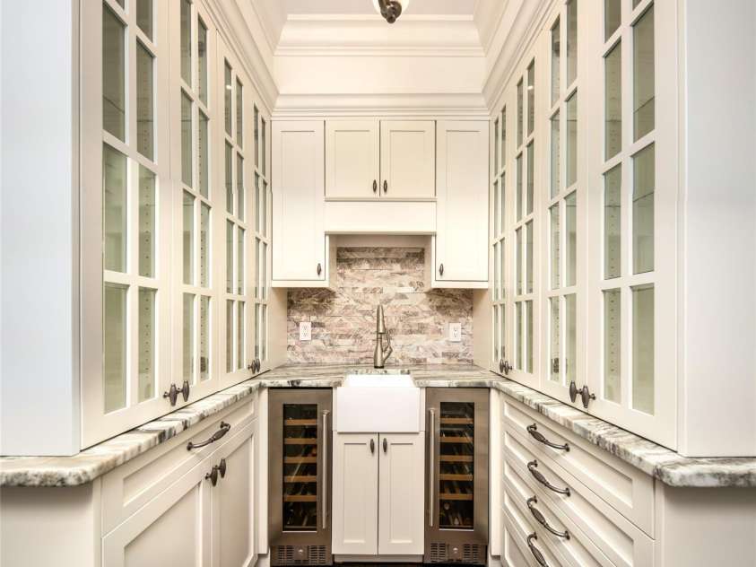 72 Windsor Road, Asheville, NC 28804.  MLS# CAR4382648, YatesRealty ID 31914. 