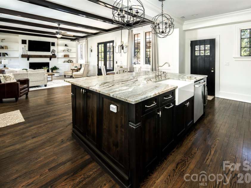 72 Windsor Road, Asheville, NC 28804.  MLS# CAR4382648, YatesRealty ID 31914. 