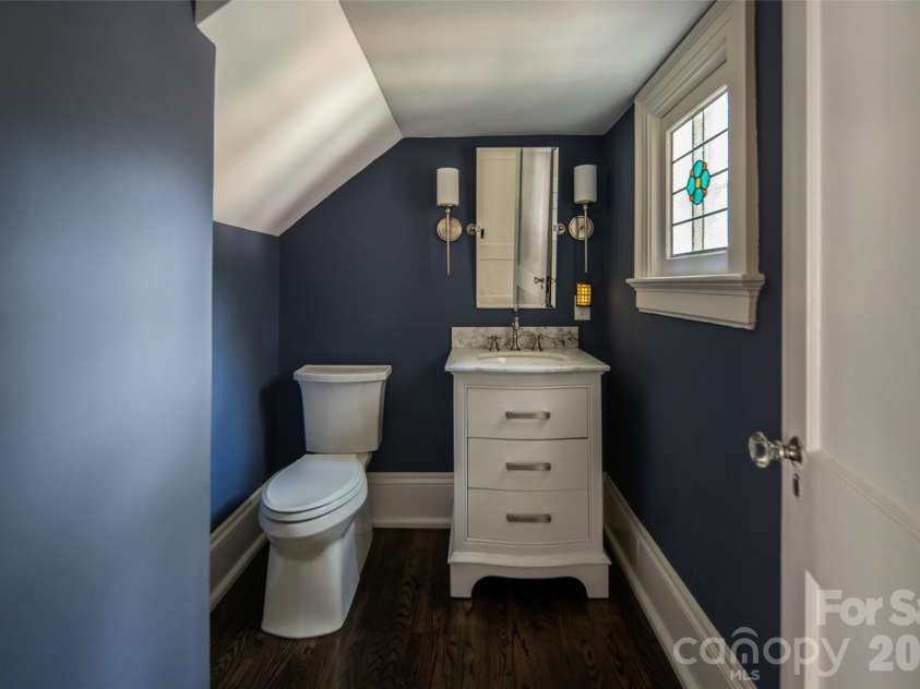 72 Windsor Road, Asheville, NC 28804.  MLS# CAR4382648, YatesRealty ID 31914. 