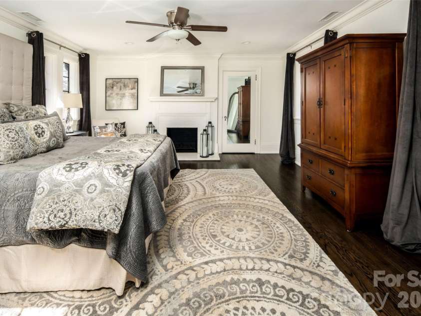 72 Windsor Road, Asheville, NC 28804.  MLS# CAR4382648, YatesRealty ID 31914. 