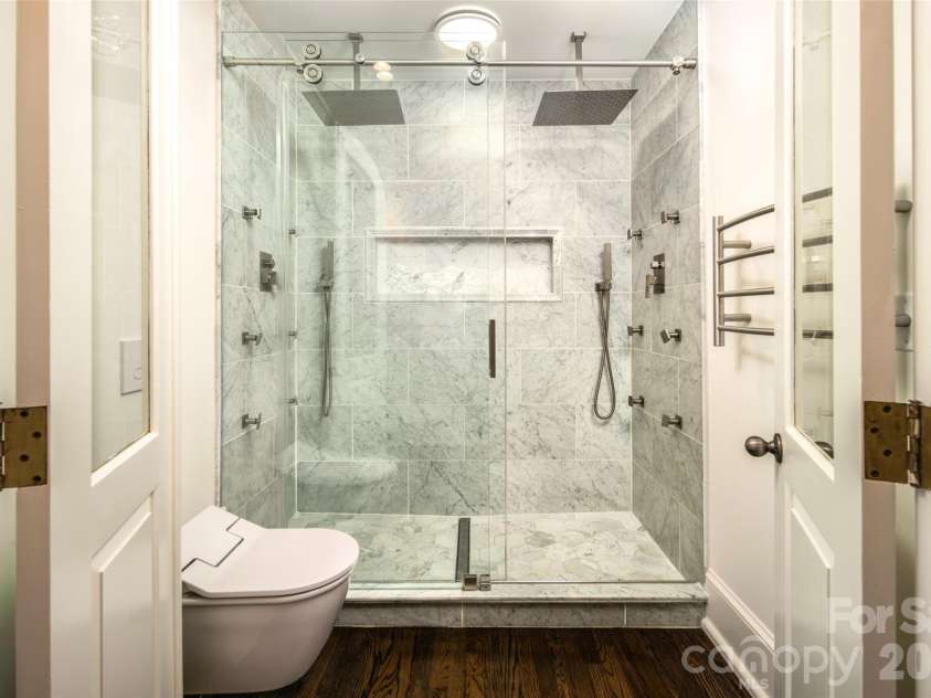 72 Windsor Road, Asheville, NC 28804.  MLS# CAR4382648, YatesRealty ID 31914. 
