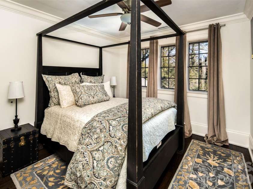 72 Windsor Road, Asheville, NC 28804.  MLS# CAR4382648, YatesRealty ID 31914. 