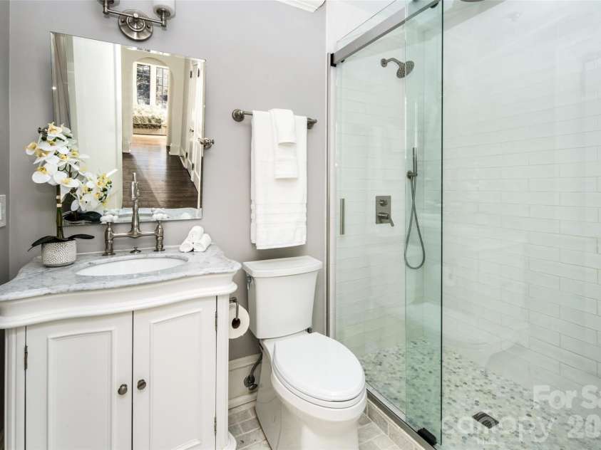 72 Windsor Road, Asheville, NC 28804.  MLS# CAR4382648, YatesRealty ID 31914. 