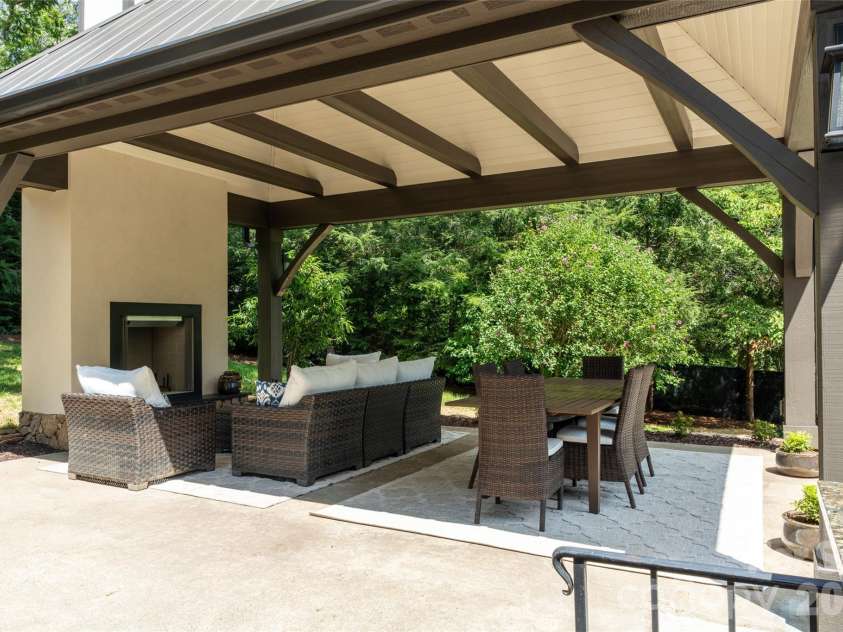 72 Windsor Road, Asheville, NC 28804.  MLS# CAR4382648, YatesRealty ID 31914. 