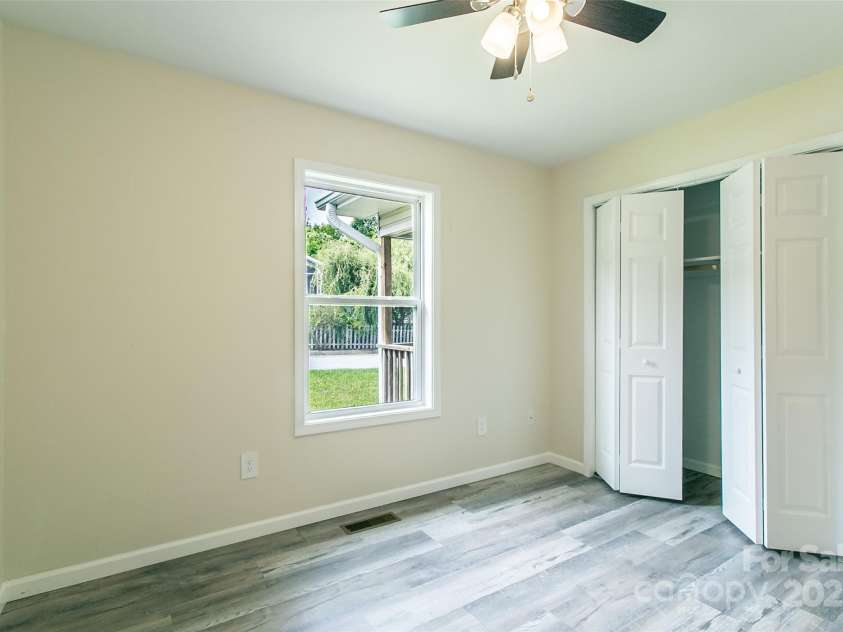 52 Rosman Trail, Rosman, NC 28772.  MLS# CAR4284276, YatesRealty ID 31915. 