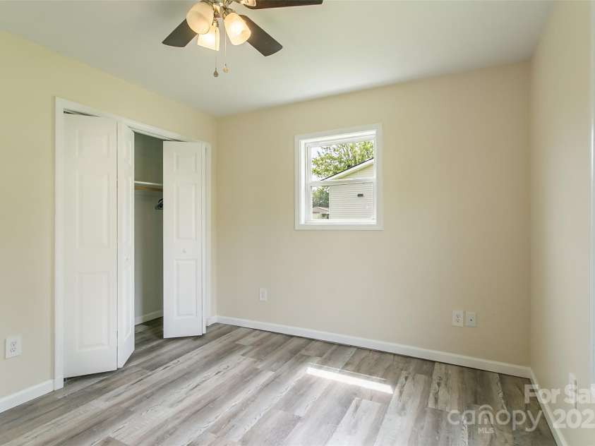 52 Rosman Trail, Rosman, NC 28772.  MLS# CAR4284276, YatesRealty ID 31915. 