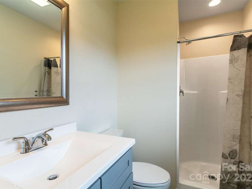 52 Rosman Trail, Rosman, NC 28772.  MLS# CAR4284276, YatesRealty ID 31915. 