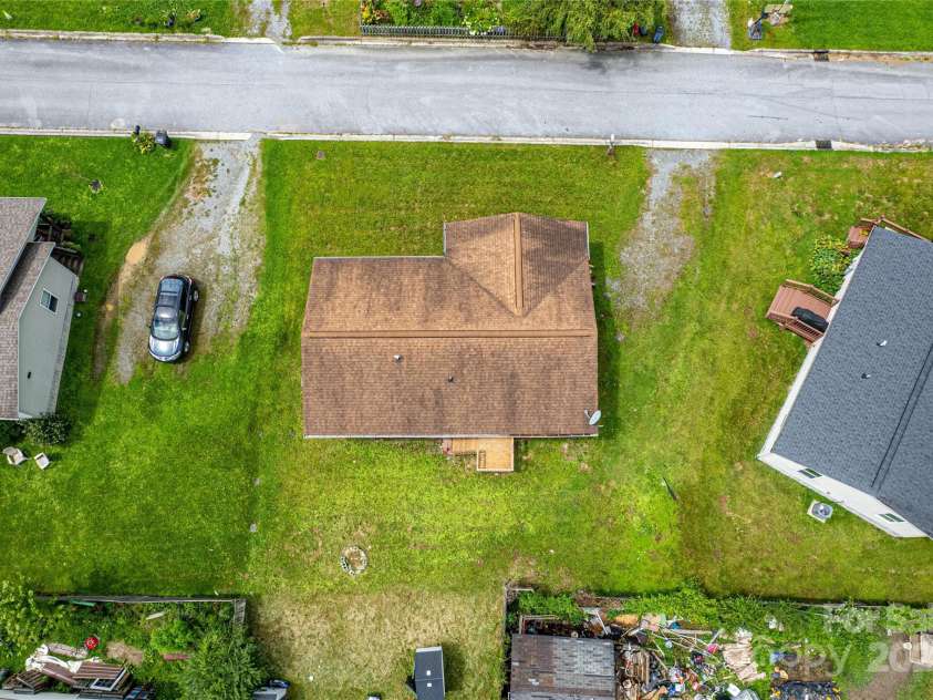 52 Rosman Trail, Rosman, NC 28772.  MLS# CAR4284276, YatesRealty ID 31915. 