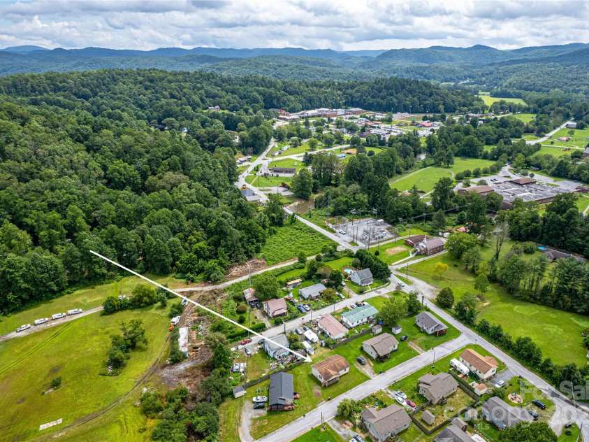 52 Rosman Trail, Rosman, NC 28772.  MLS# CAR4284276, YatesRealty ID 31915. 