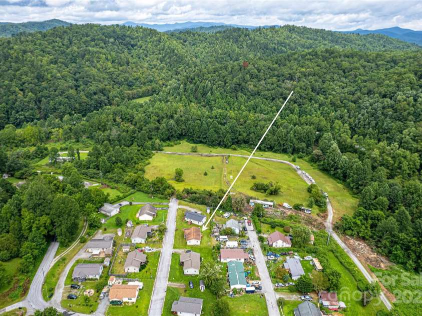 52 Rosman Trail, Rosman, NC 28772.  MLS# CAR4284276, YatesRealty ID 31915. 