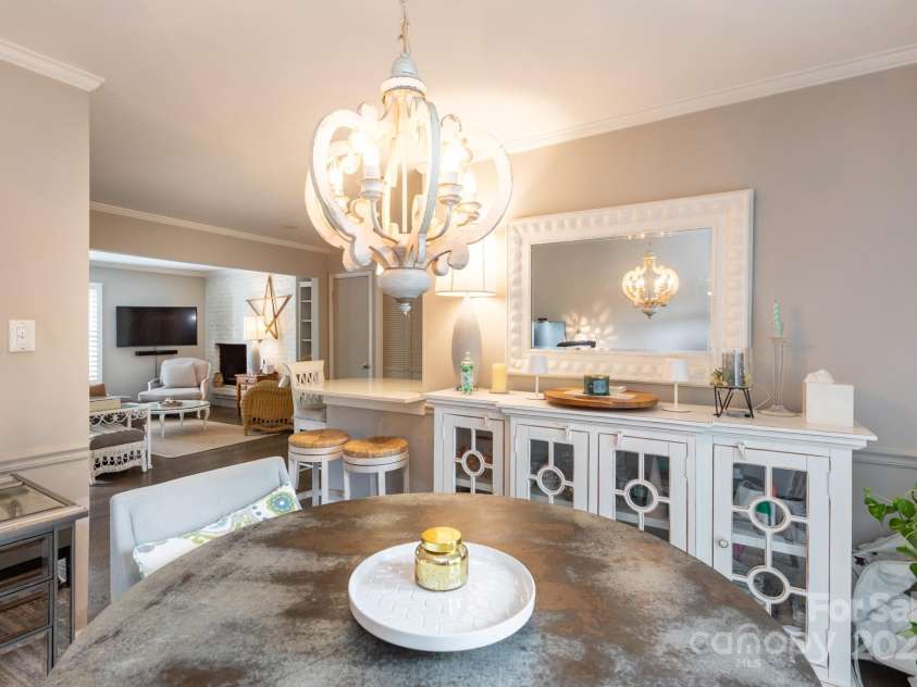 2229 Rexford Road, Charlotte, NC 28211.  MLS# CAR4291709, YatesRealty ID 31916. 