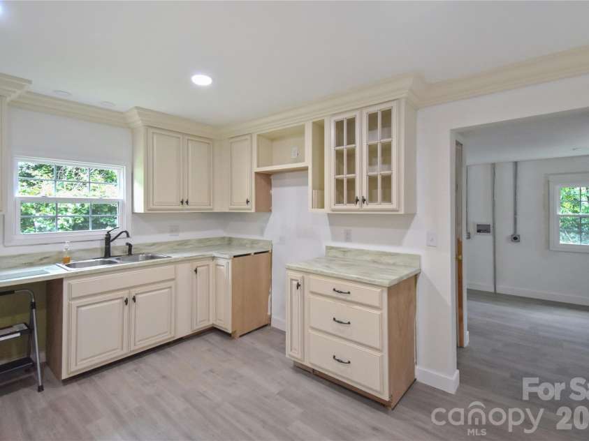 622 Green Street Loop, Marion, NC 28752.  MLS# CAR4394578, YatesRealty ID 31917. 