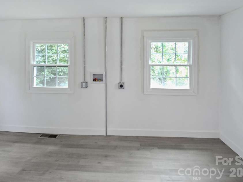622 Green Street Loop, Marion, NC 28752.  MLS# CAR4394578, YatesRealty ID 31917. 