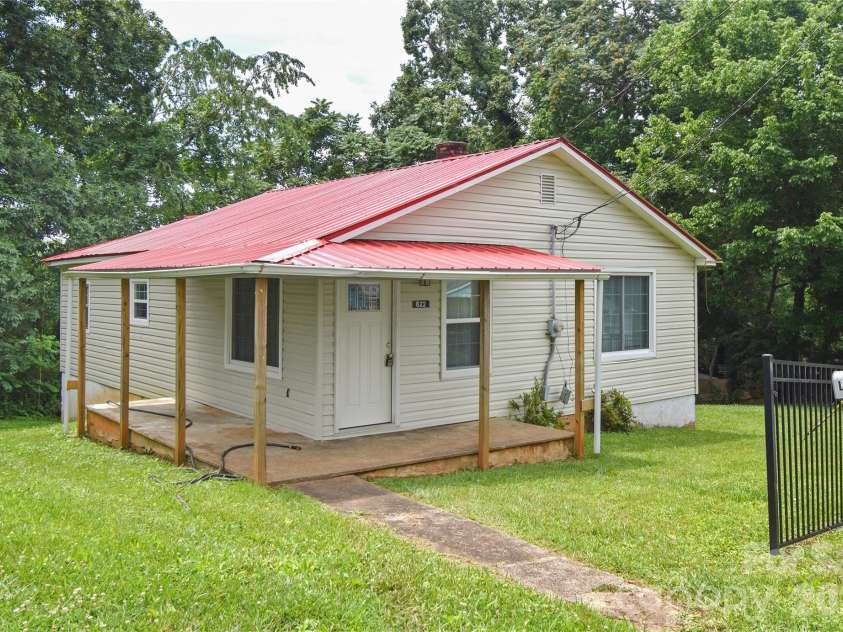 622 Green Street Loop, Marion, NC 28752.  MLS# CAR4394578, YatesRealty ID 31917. 