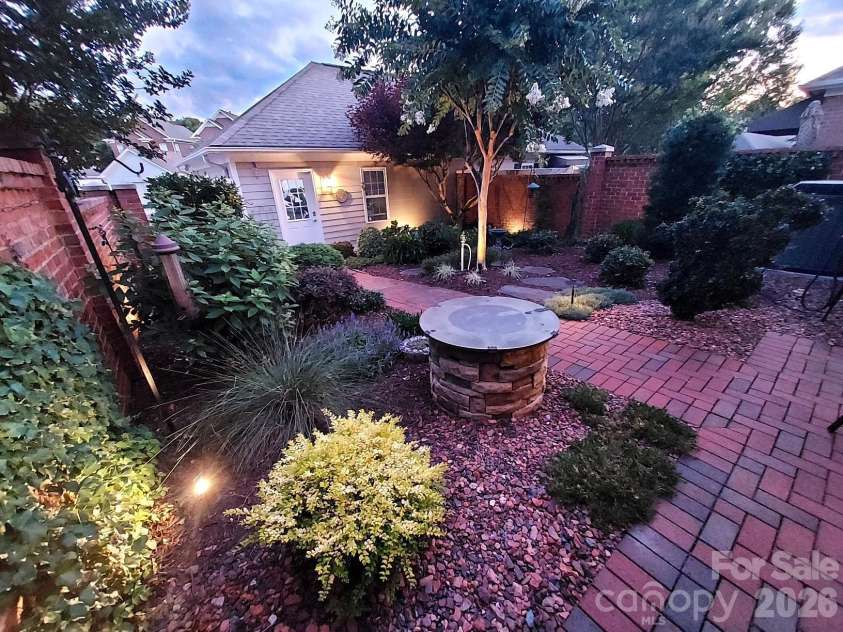 121 Mcleod Avenue, Belmont, NC 28012.  MLS# CAR4395236, YatesRealty ID 31918. 