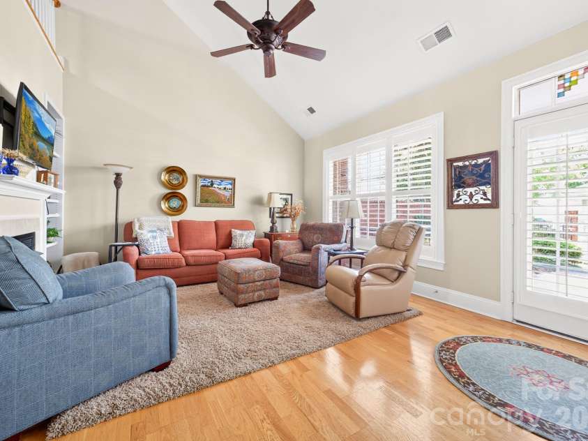 121 Mcleod Avenue, Belmont, NC 28012.  MLS# CAR4395236, YatesRealty ID 31918. 
