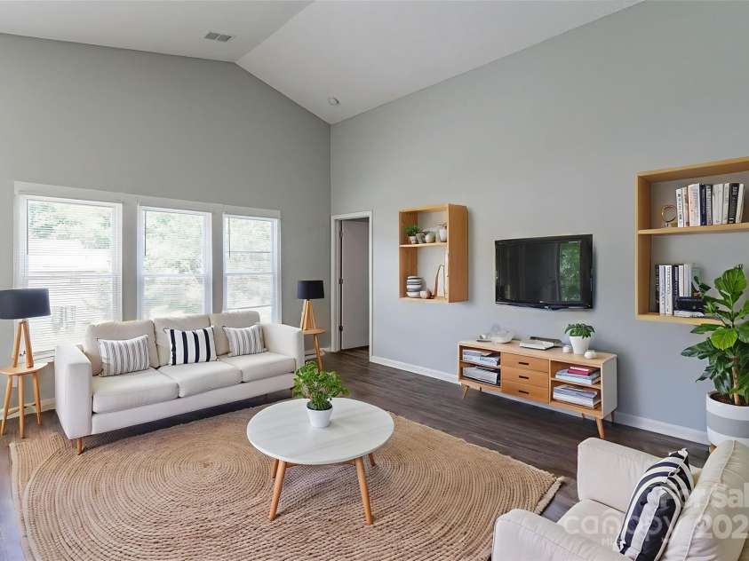 8607 Tweedsmuir Glen Lane, Charlotte, NC 28215.  MLS# CAR4287241, YatesRealty ID 31918. Virtually Staged