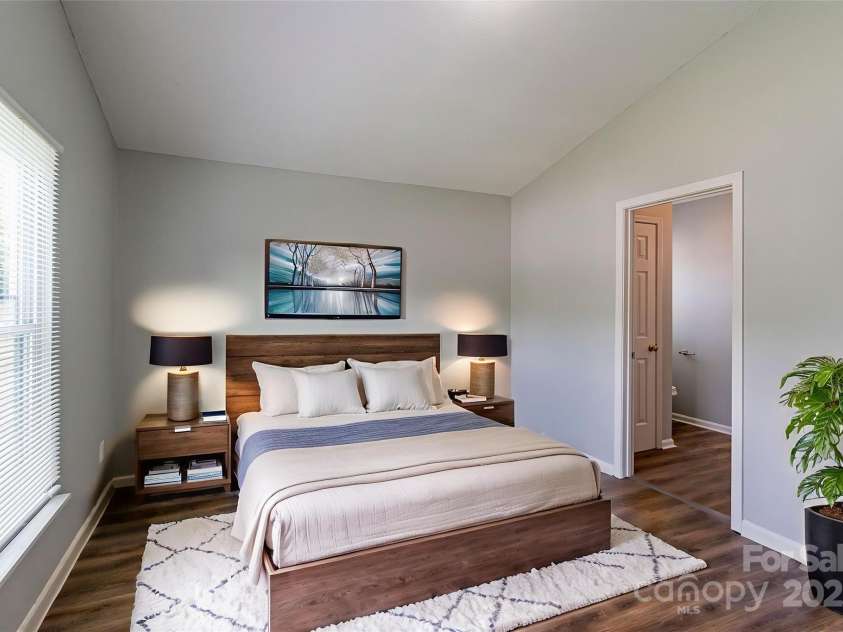 8607 Tweedsmuir Glen Lane, Charlotte, NC 28215.  MLS# CAR4287241, YatesRealty ID 31918. Virtually Staged