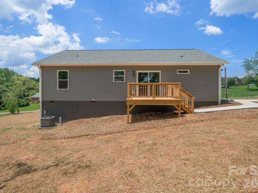 1649 Bentbrook Drive, Valdese, NC 28690.  MLS# CAR4395639, YatesRealty ID 31919. 