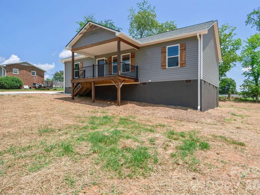 1649 Bentbrook Drive, Valdese, NC 28690.  MLS# CAR4395639, YatesRealty ID 31919. 