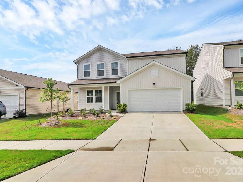 7013 Gale Force Lane, Charlotte, NC 28216.  MLS# CAR4291517, YatesRealty ID 31919. 
