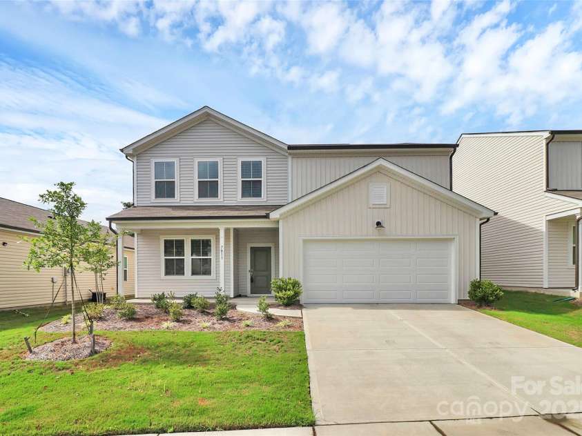 7013 Gale Force Lane, Charlotte, NC 28216.  MLS# CAR4291517, YatesRealty ID 31919. 