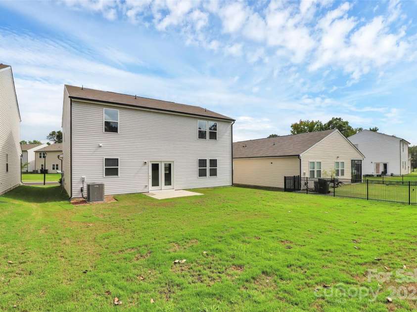 7013 Gale Force Lane, Charlotte, NC 28216.  MLS# CAR4291517, YatesRealty ID 31919. 