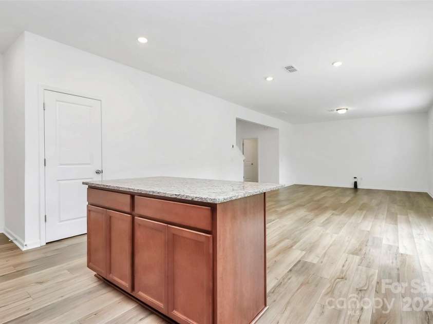 7013 Gale Force Lane, Charlotte, NC 28216.  MLS# CAR4291517, YatesRealty ID 31919. 