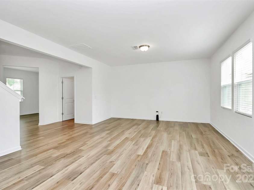 7013 Gale Force Lane, Charlotte, NC 28216.  MLS# CAR4291517, YatesRealty ID 31919. 