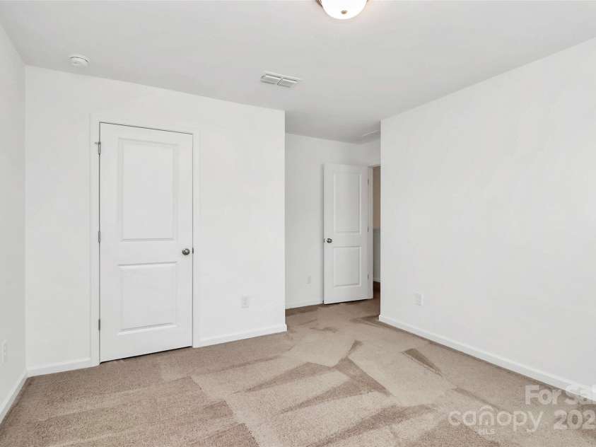 7013 Gale Force Lane, Charlotte, NC 28216.  MLS# CAR4291517, YatesRealty ID 31919. 