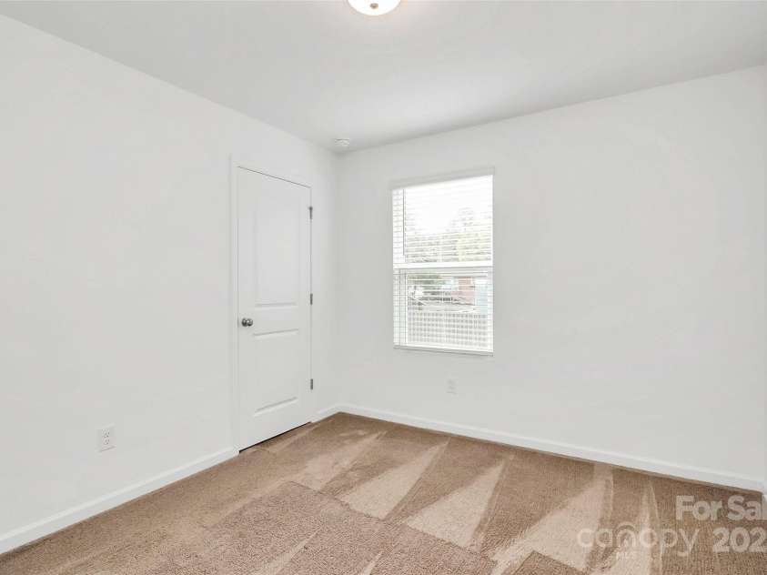 7013 Gale Force Lane, Charlotte, NC 28216.  MLS# CAR4291517, YatesRealty ID 31919. 