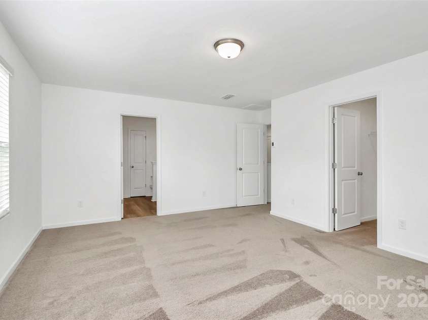 7013 Gale Force Lane, Charlotte, NC 28216.  MLS# CAR4291517, YatesRealty ID 31919. 