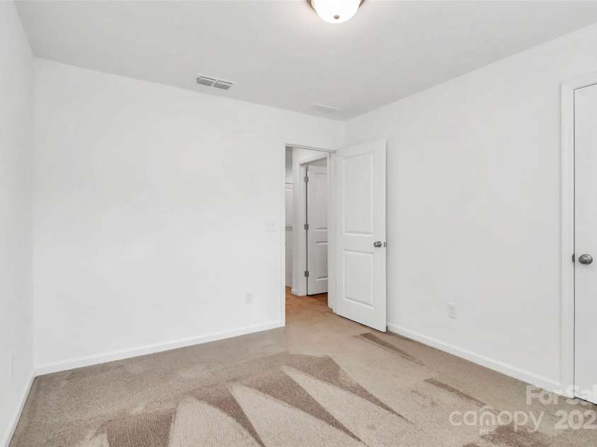 7013 Gale Force Lane, Charlotte, NC 28216.  MLS# CAR4291517, YatesRealty ID 31919. 