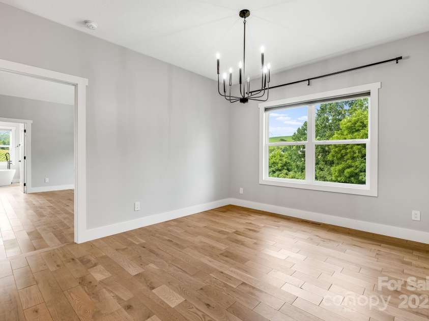 111 Oak Mountain Drive, Leicester, NC 28748.  MLS# CAR4289425, YatesRealty ID 31920. 