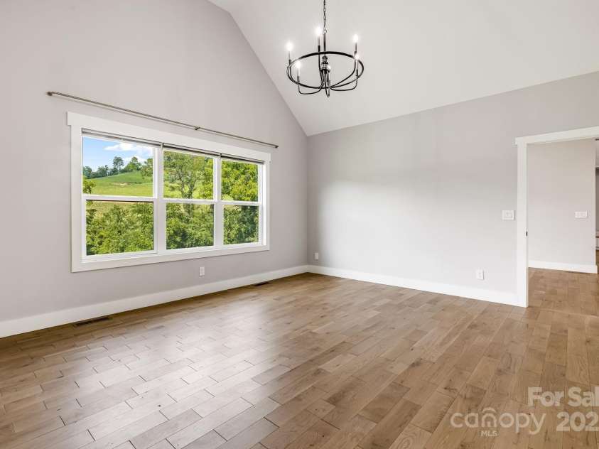 111 Oak Mountain Drive, Leicester, NC 28748.  MLS# CAR4289425, YatesRealty ID 31920. 