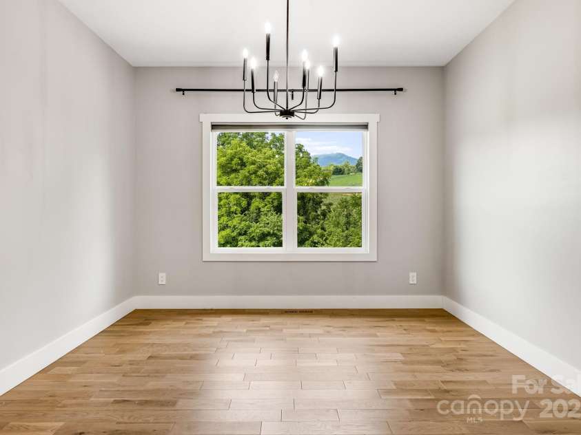 111 Oak Mountain Drive, Leicester, NC 28748.  MLS# CAR4289425, YatesRealty ID 31920. Dining area