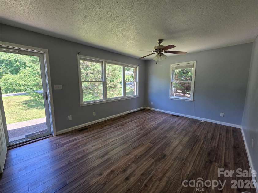 2831 Beechwood Circle, Gastonia, NC 28054.  MLS# CAR4395895, YatesRealty ID 31920. 