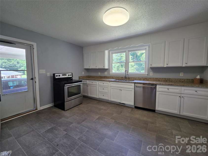 2831 Beechwood Circle, Gastonia, NC 28054.  MLS# CAR4395895, YatesRealty ID 31920. 