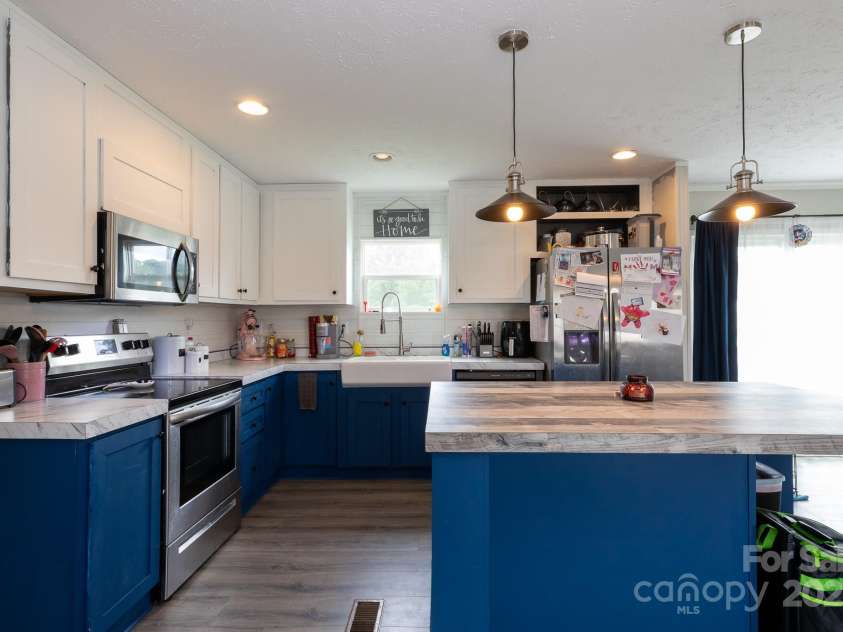 101 Park Lane, Grover, NC 28073.  MLS# CAR4292086, YatesRealty ID 31921. 