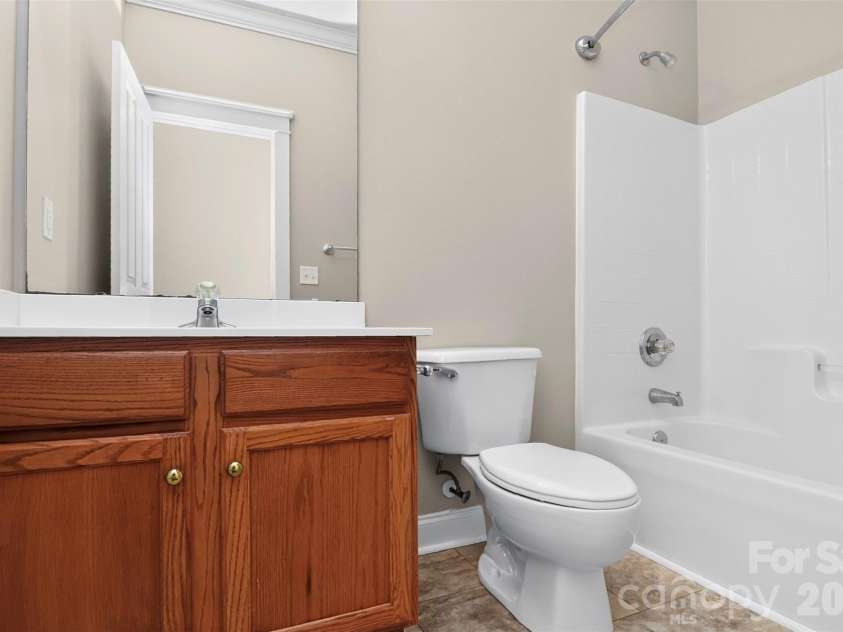 13019 West Douglas Park Drive, Huntersville, NC 28078.  MLS# CAR4395919, YatesRealty ID 31922. 2nd Bath