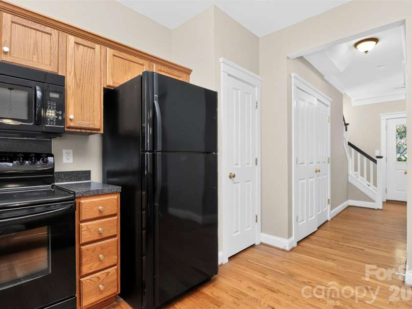 13019 West Douglas Park Drive, Huntersville, NC 28078.  MLS# CAR4395919, YatesRealty ID 31922. Kitchen