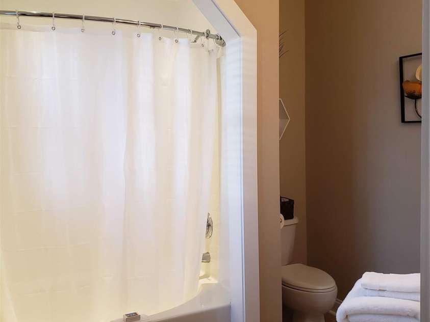 13019 West Douglas Park Drive, Huntersville, NC 28078.  MLS# CAR4395919, YatesRealty ID 31922. Master Bath 2