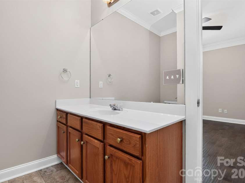 13019 West Douglas Park Drive, Huntersville, NC 28078.  MLS# CAR4395919, YatesRealty ID 31922. Master Bath